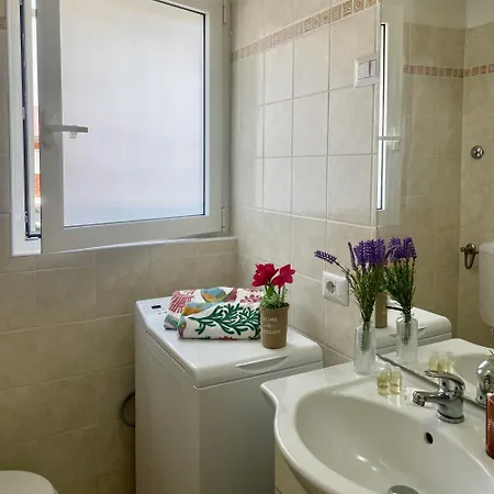 Bnbook Emozione Apartment *